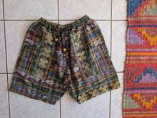 Manuels Large Guat Shorts